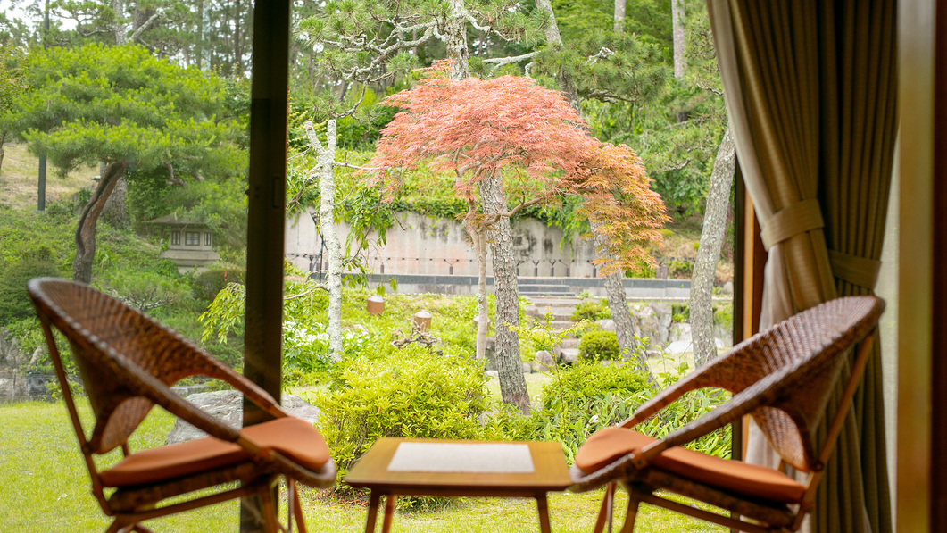 *【客室：雅滞在イメージ】自慢の庭園を眺めながらお茶やコーヒーで一息いかがでしょうか？