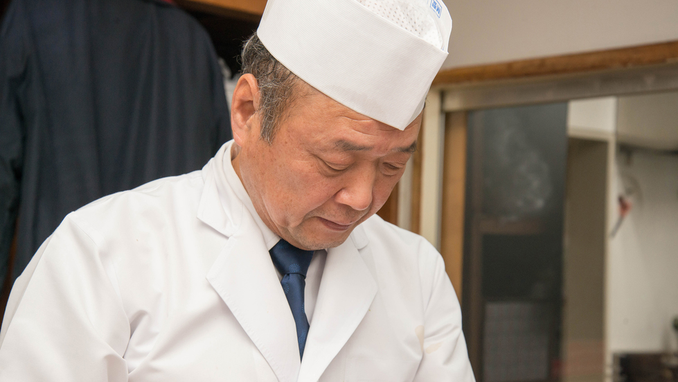 *【料理長】農林水産省認可「日本食普及の親善大使」として力量を認められた正田秀之が指揮を執ります