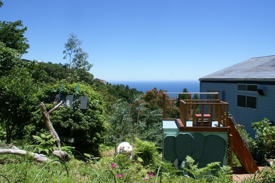 麦藁帽子からの景色