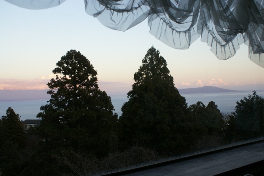 麦藁帽子からの景色