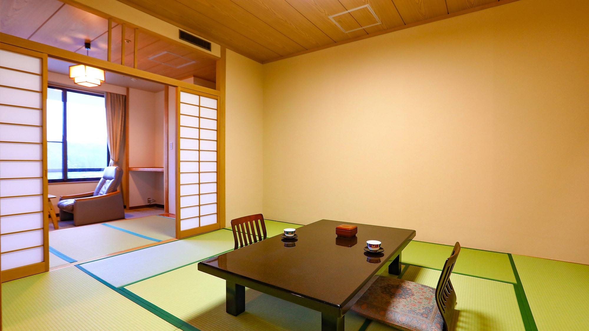 【禁煙】和室10畳+3畳（一例）…;全和の雰囲気が心地よい広々とした和室です。