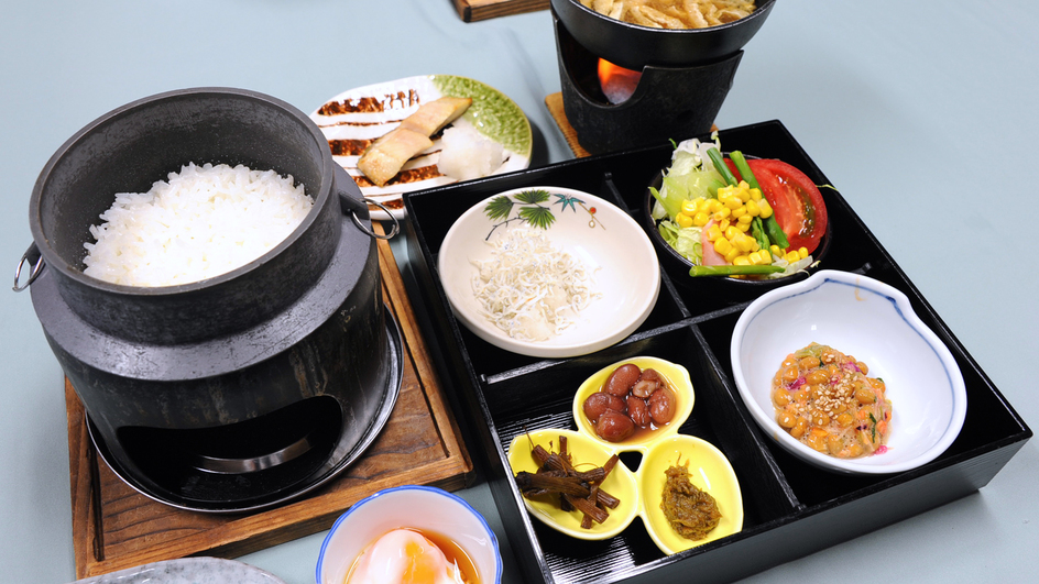 *【朝食（一例）】