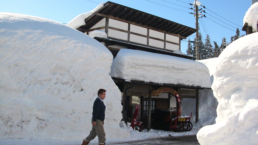 *【外観（冬）】