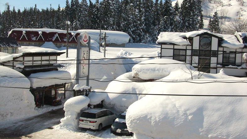 *【外観（冬）】