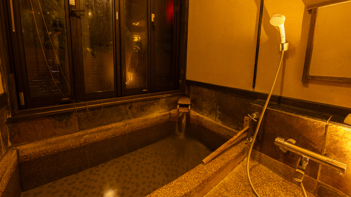 ＜源泉かけ流し＞半露天風呂付客室［浅黄彩−あさぎいろ］［紺碧彩−こんぺきいろ］10畳+6畳