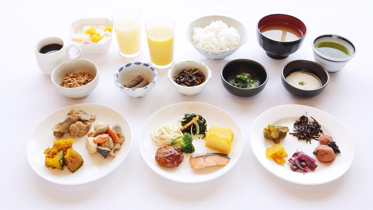 朝食盛付け例