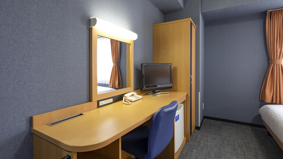 ツインエコノミー客室デスクイメージ