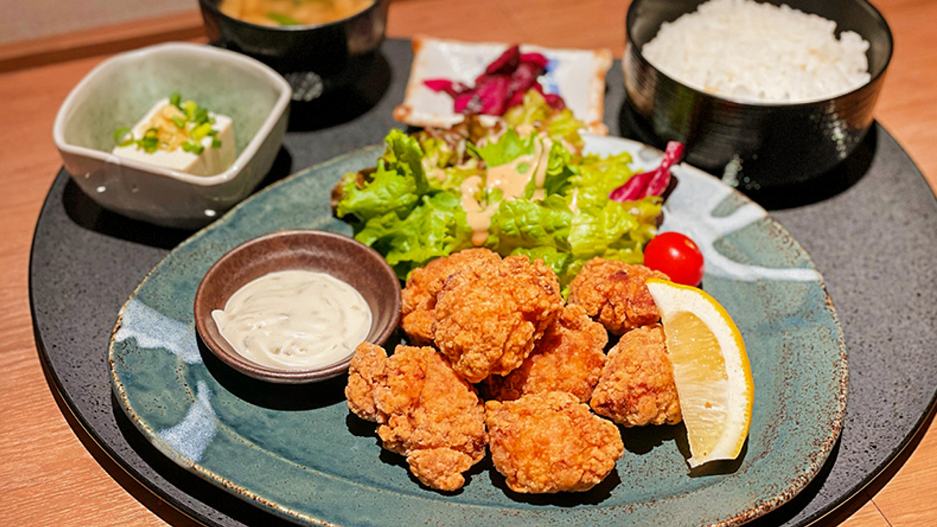 花々亭やっぱり人気唐揚げ定食