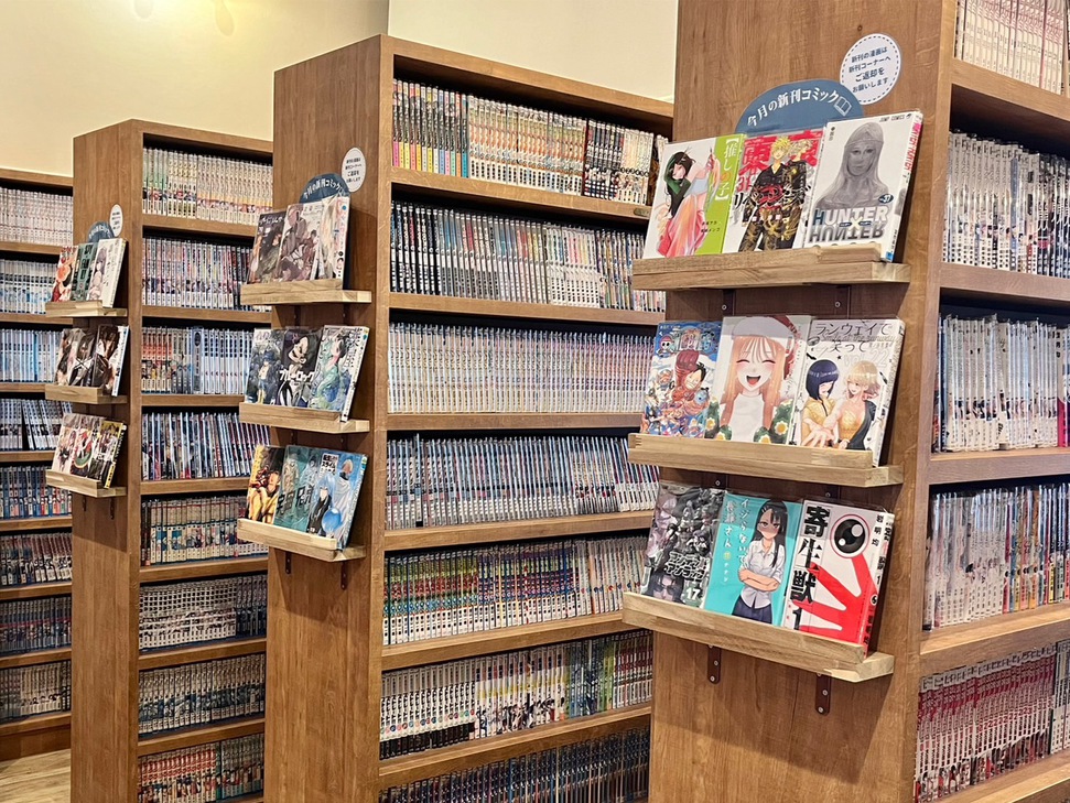 1階から7階まで50000冊の漫画が館内にございます！