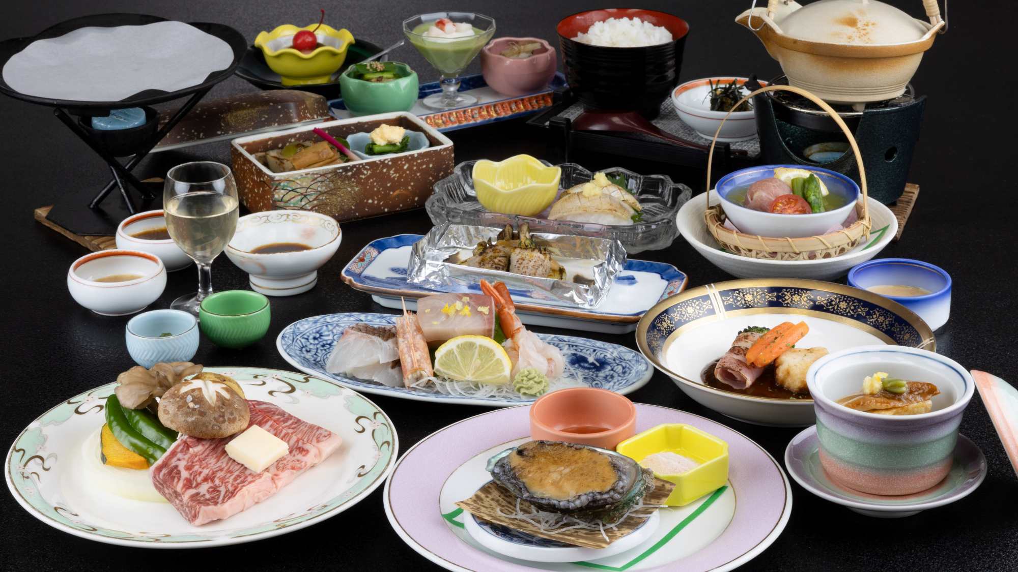 *【夕食一例】贅沢ご褒美プラン（鉄板焼き選択）：お肉も海鮮も、贅沢食材を心ゆくまでご堪能ください。