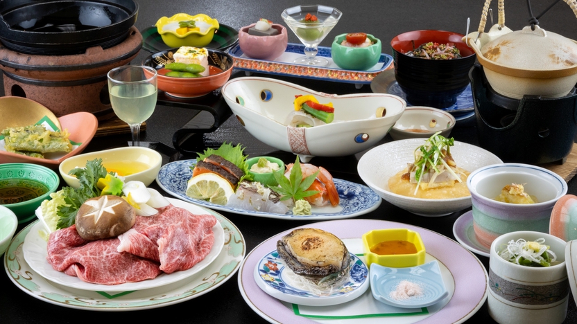 *【夕食一例】贅沢ご褒美プラン（すき焼き）：お肉もアワビも、贅沢食材を心ゆくまでご堪能下さい。