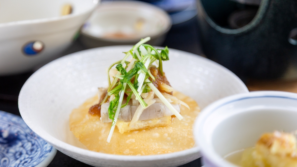 *旬の食材を活かした月替わりの献立で、心も身体も癒される味わいをお届けします。