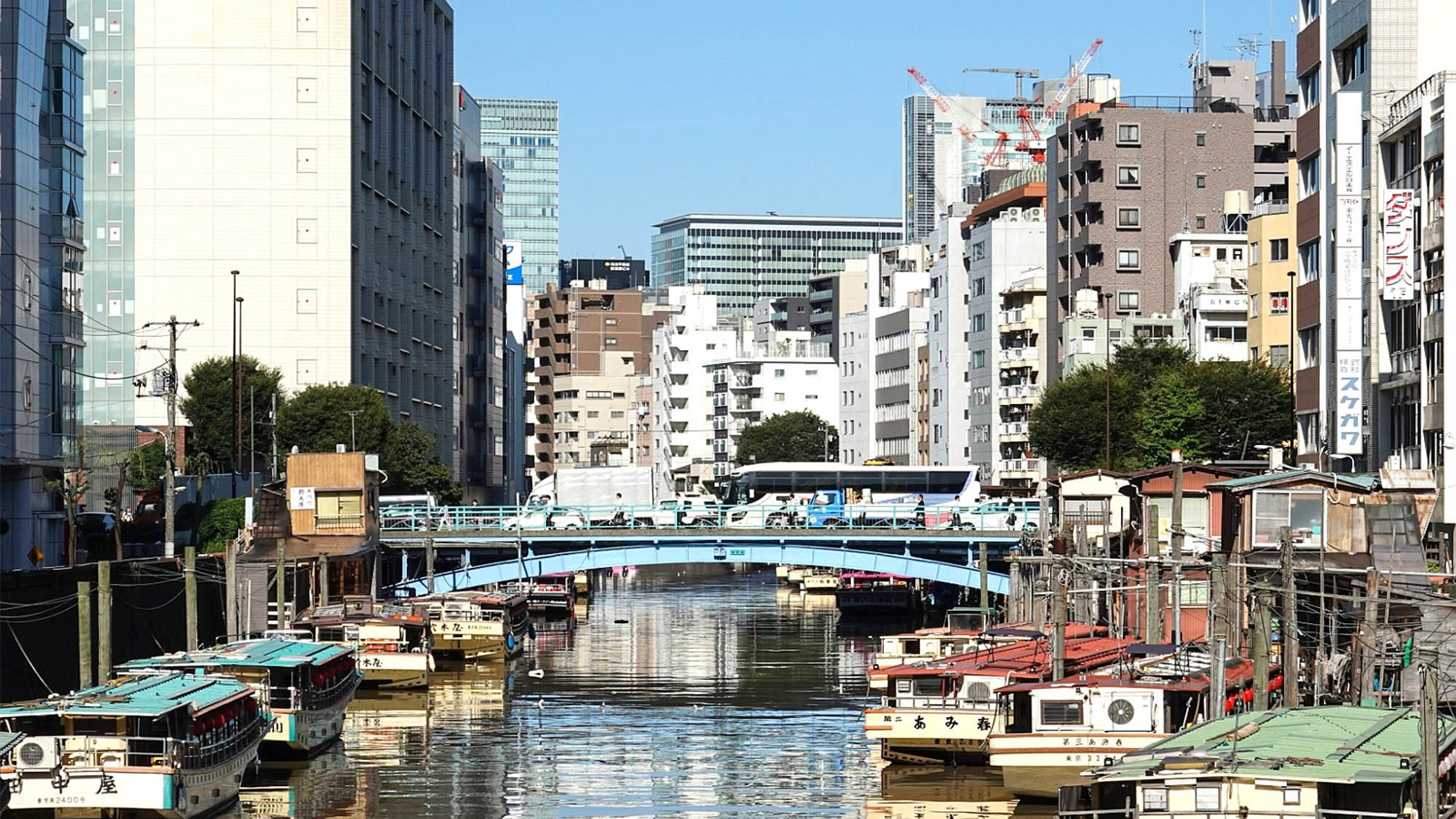 ・浅草橋の風景当ホテルはビジネスに観光に便利な立地です