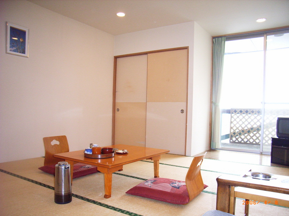 Tsubame Onsen Hotel Hanabun Stop at Tsubame Onsen Hotel Hanabun to discover the wonders of Itoigawa. Offering a variety of facilities and services, the property provides all you need for a good nights sleep. Facilities for disa