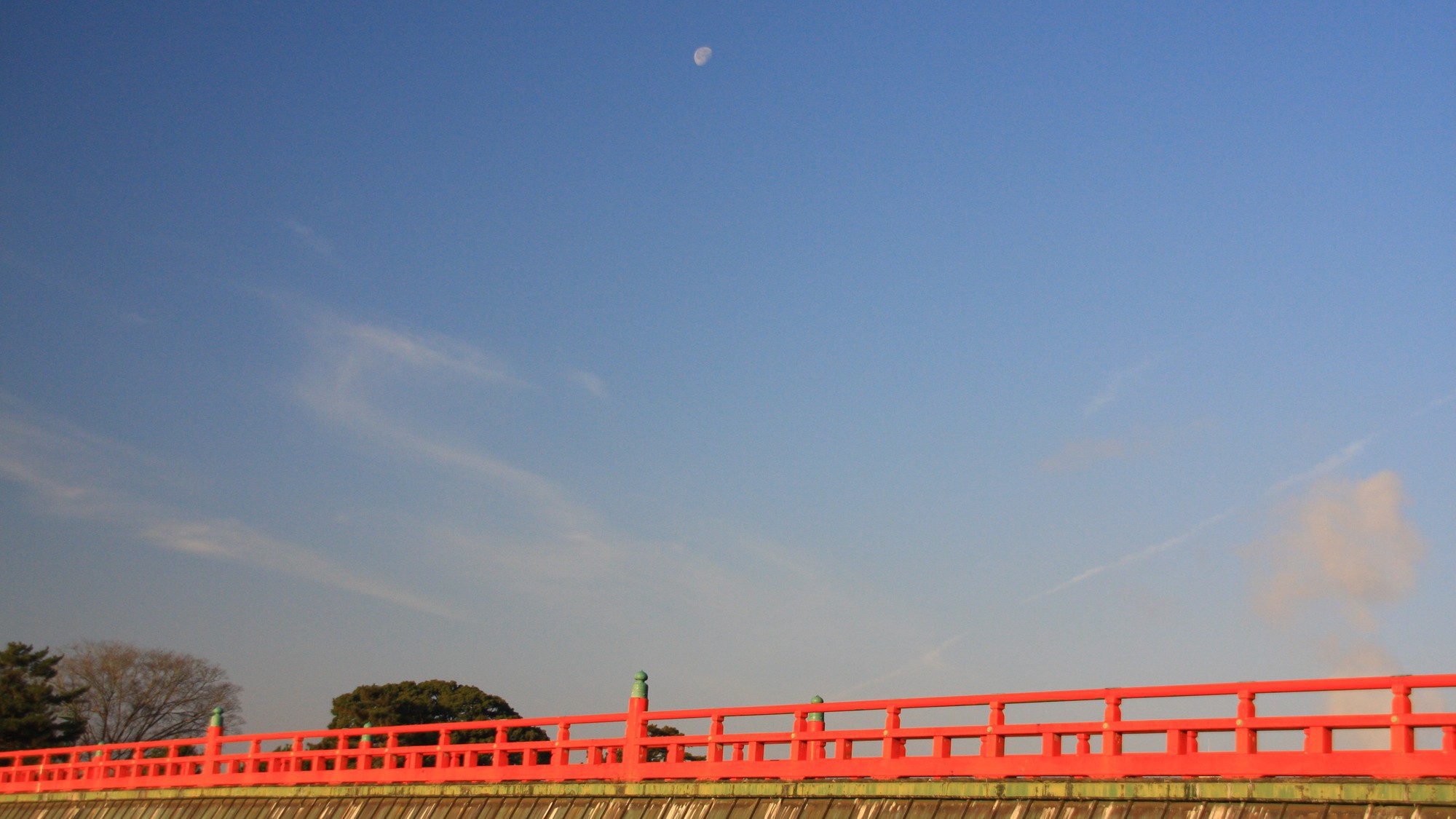 （朝霧橋）宇治の風景を華やかにする朱塗りの橋※画像はイメージ