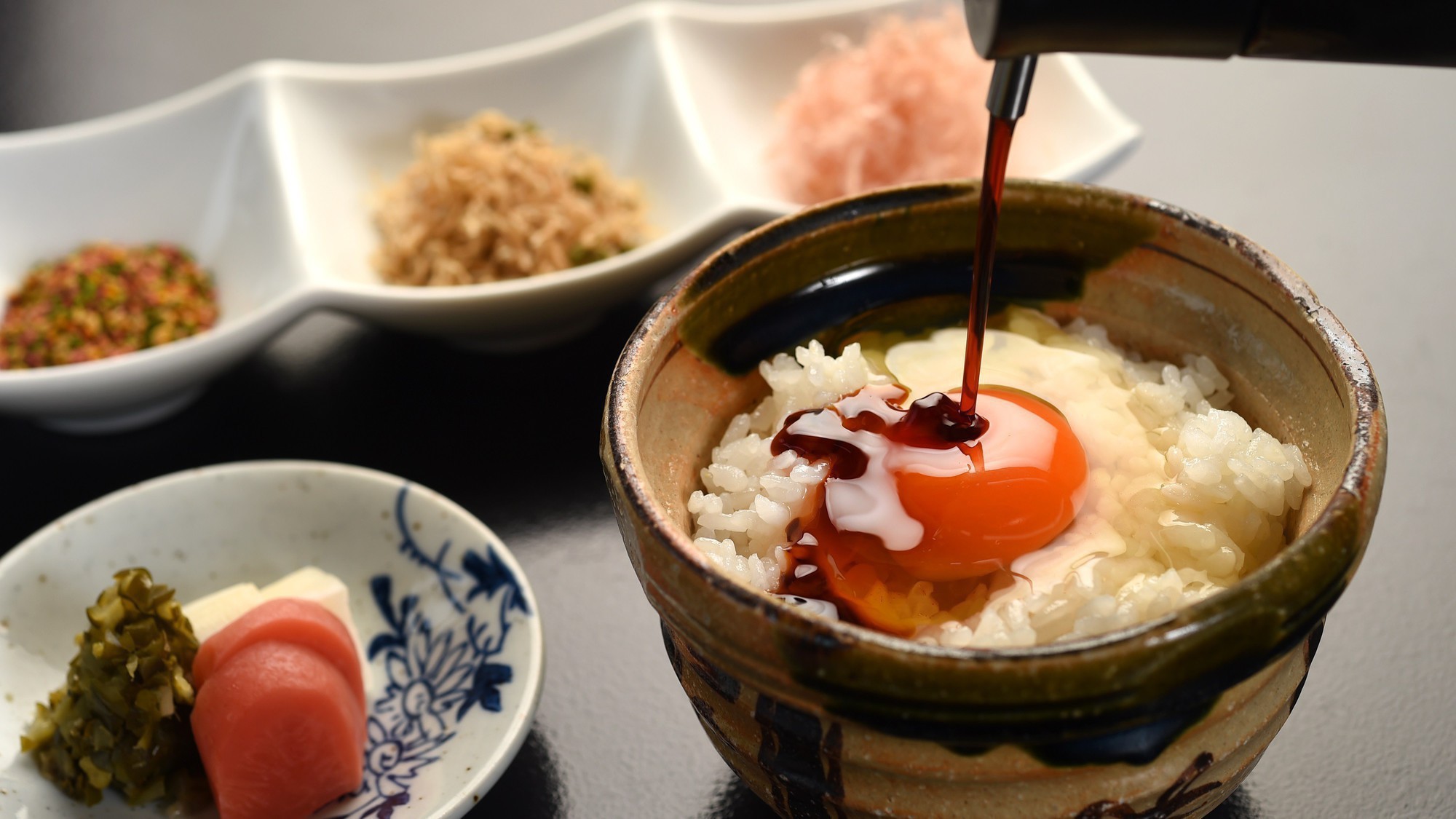 自慢の朝ごはん、卵かけご飯もご用意しております♪