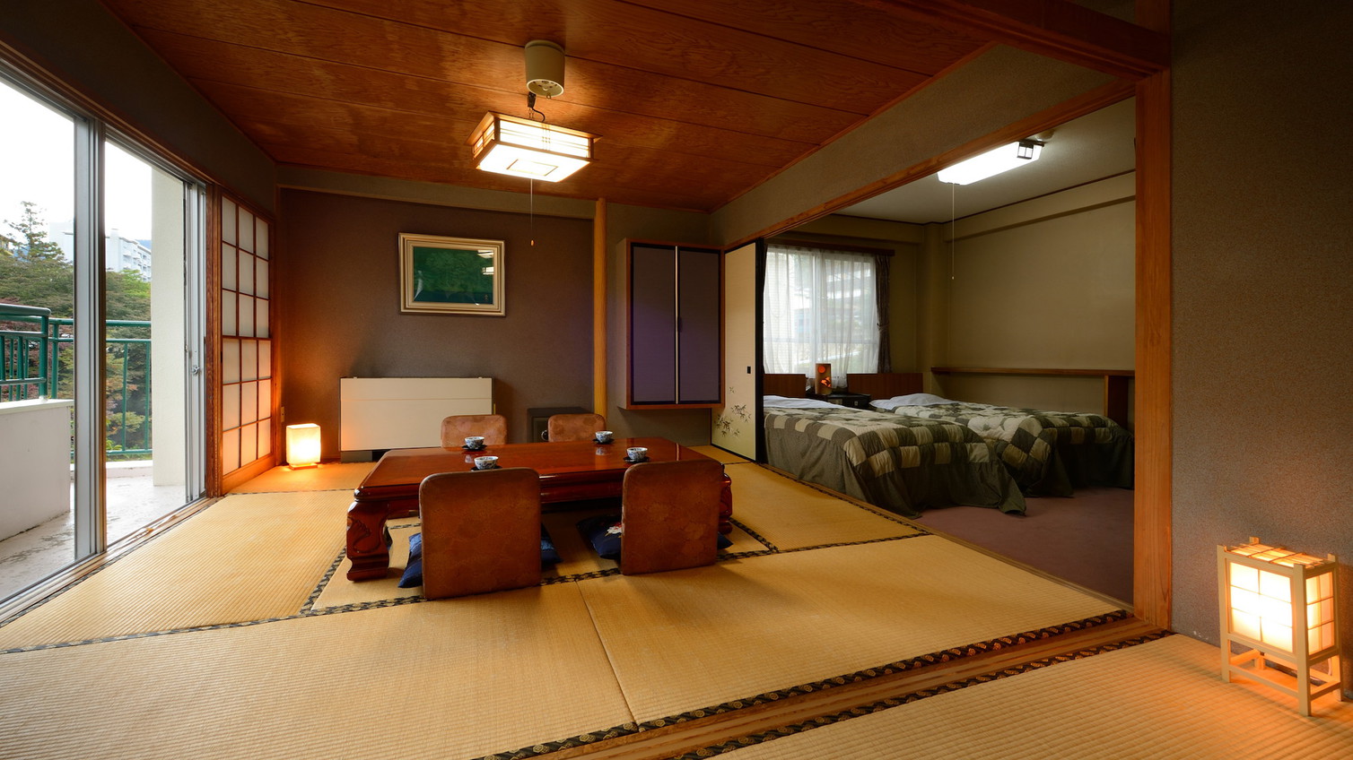 【特別室】和室二間に、ベッドルーム付きのお部屋です。