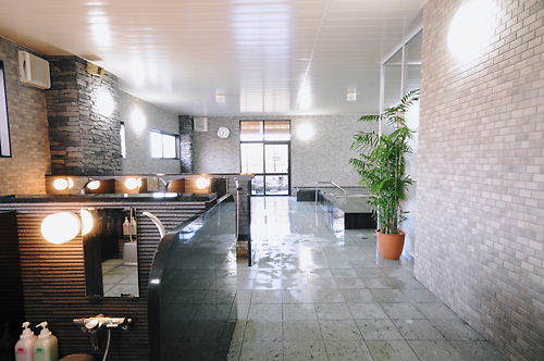 Yanagawa Onsen Hotel Kisensou Stop at Yanagawa Onsen Hotel Kisenso to discover the wonders of Yanagawa. Featuring a satisfying list of amenities, guests will find their stay at the property a comfortable one. Free Wi-Fi in all roo