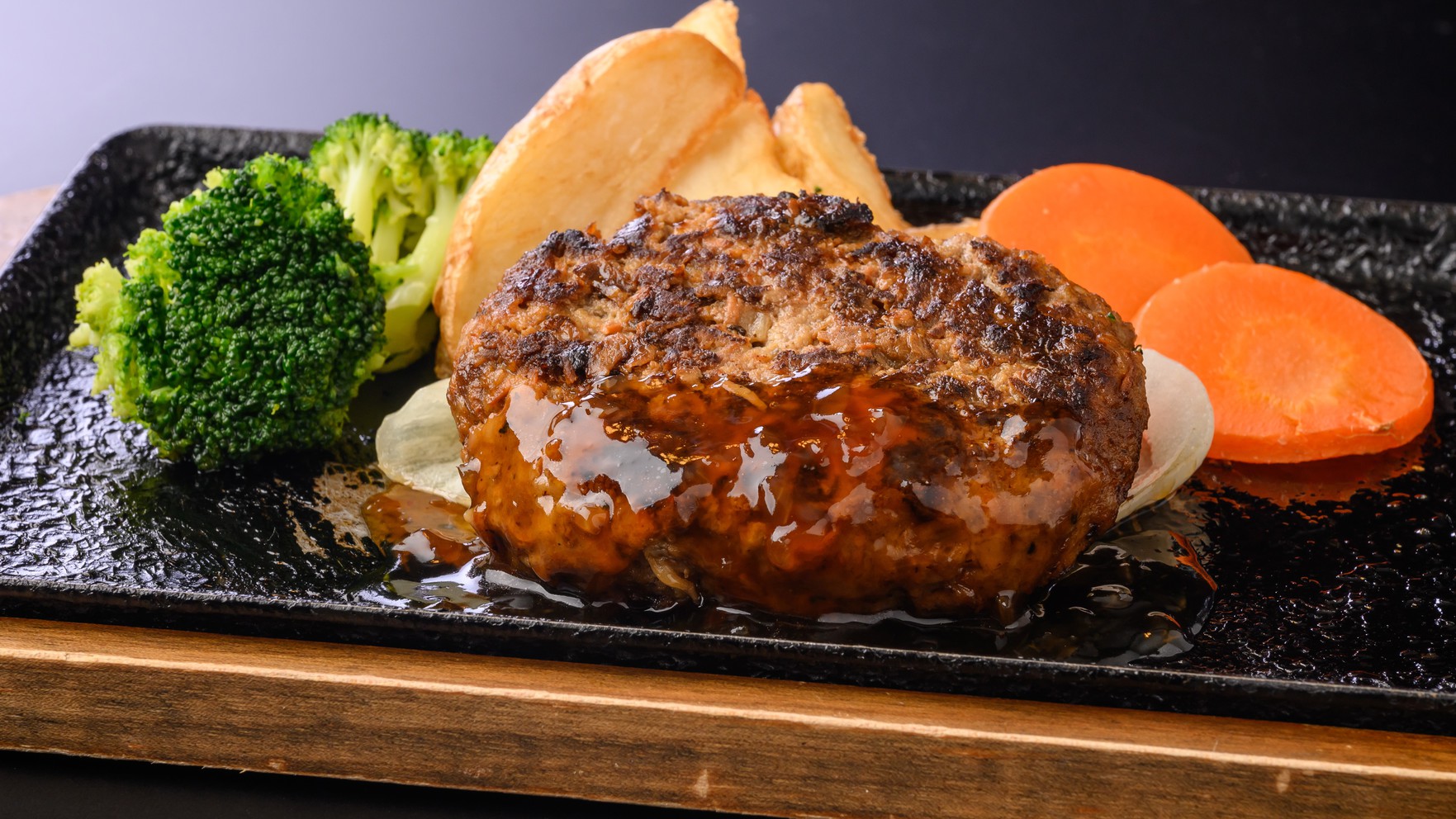 【夕食】松阪牛100％ハンバーグイメージ
