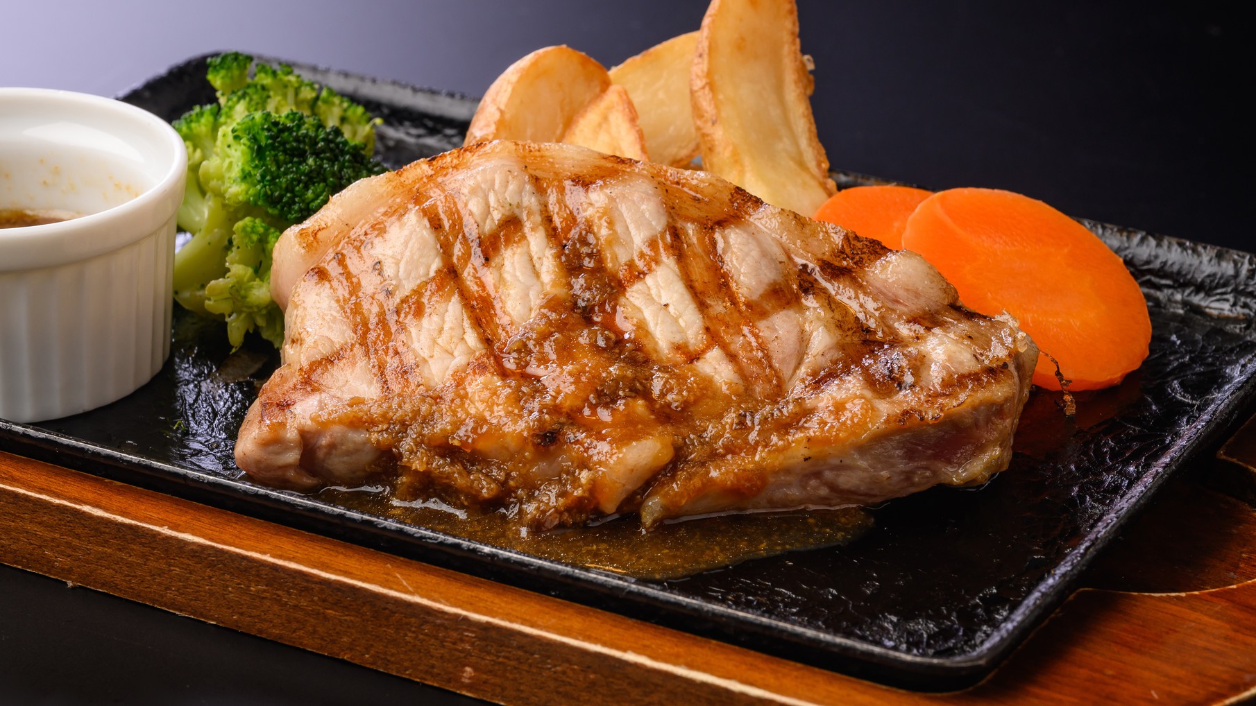【夕食】ポークジンジャー定食イメージ