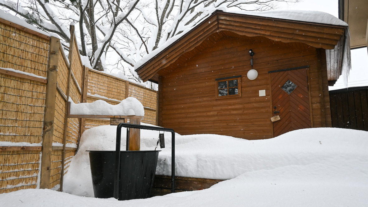 サウナ小屋（冬）