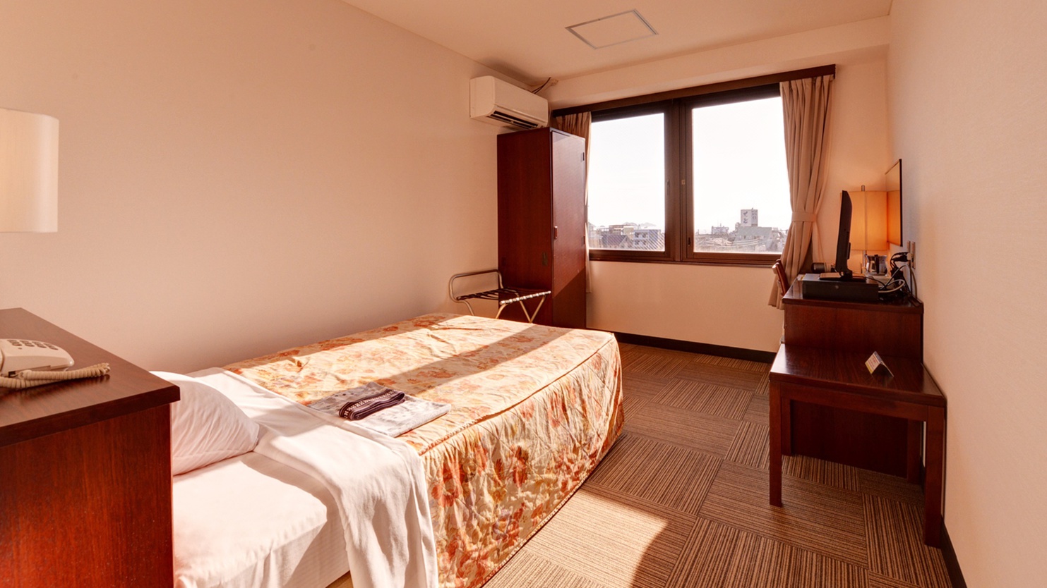 Yahatahama Century Hotel Ito Set in a prime location of Ehime, Yahatahama Century Hotel Ito puts everything the city has to offer just outside your doorstep. Offering a variety of facilities and services, the property provides al
