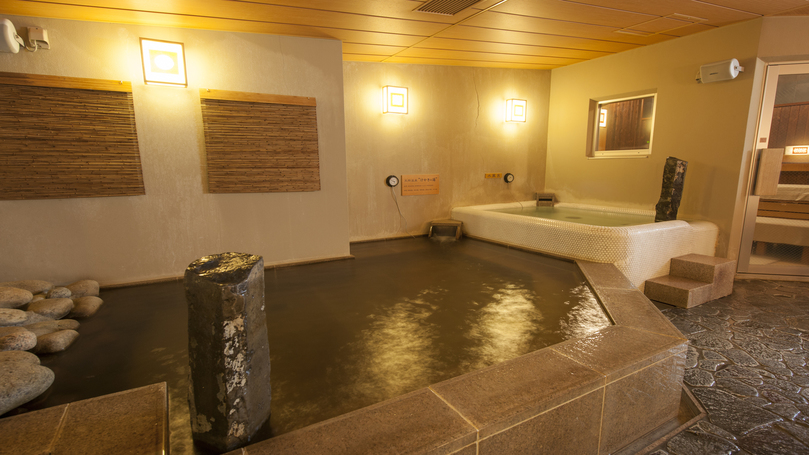 女性大浴場内湯 （湯温40〜41℃）