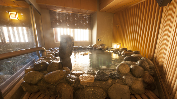 男性大浴場（岩風呂）TV付き （湯温41〜42℃）