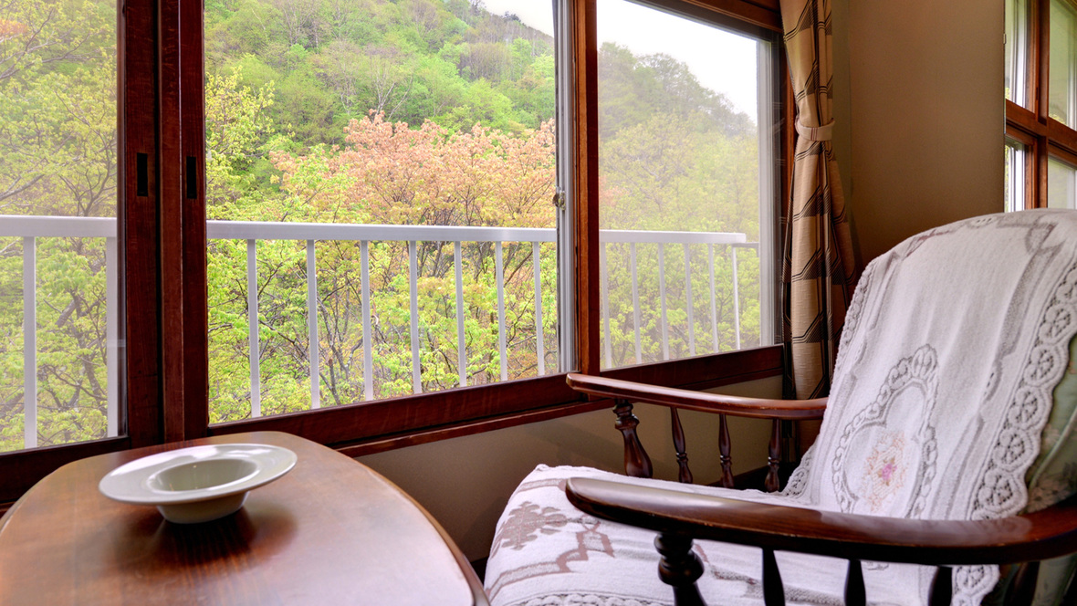 Goshiki Onsen no Yu Ryokan Ideally located in the Takayama area, Goshiki Onsen no Yu Ryokan promises a relaxing and wonderful visit. The property offers a high standard of service and amenities to suit the individual needs of a