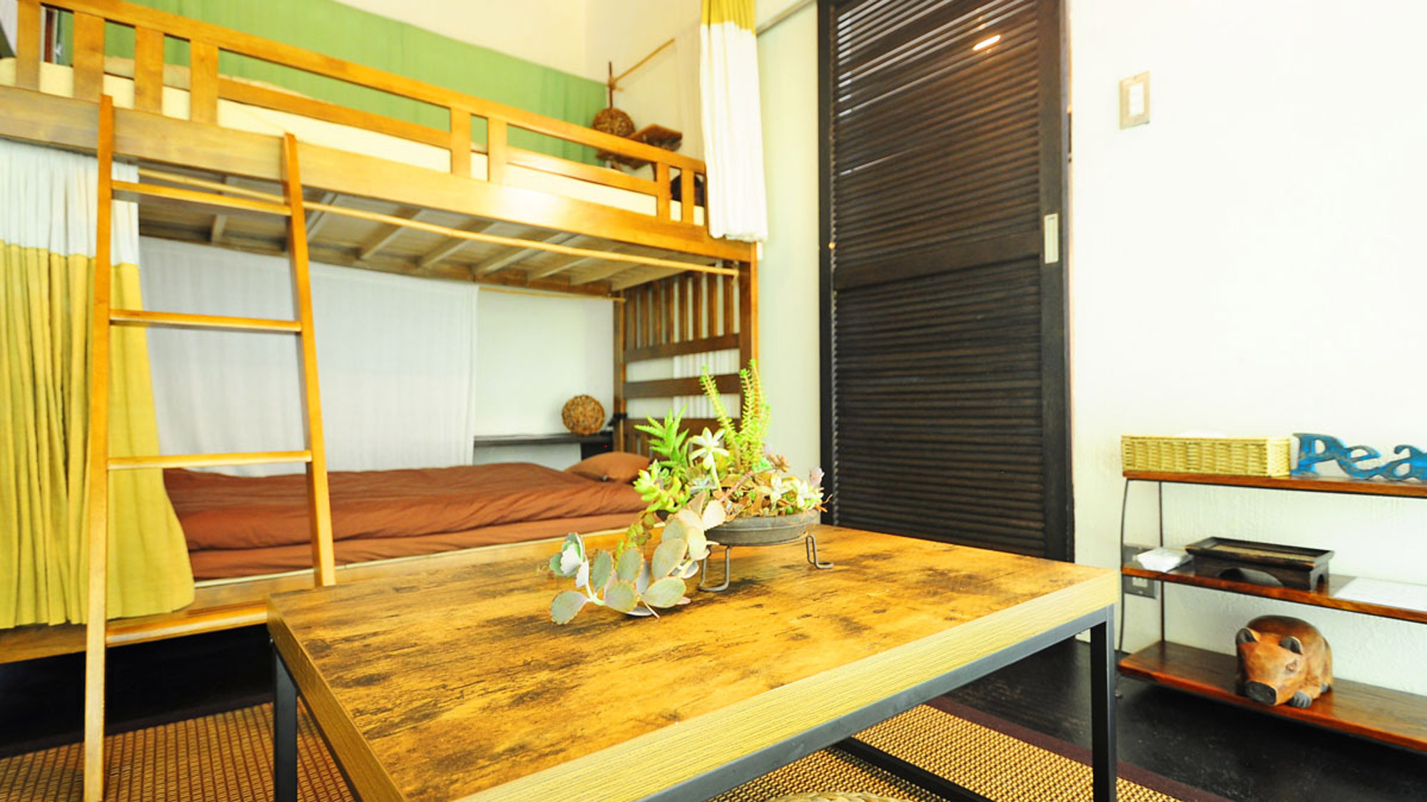【4人部屋(2段ベッド×;2)】みんなで泊まりたくなる、暮らしたくなるような客室です！
