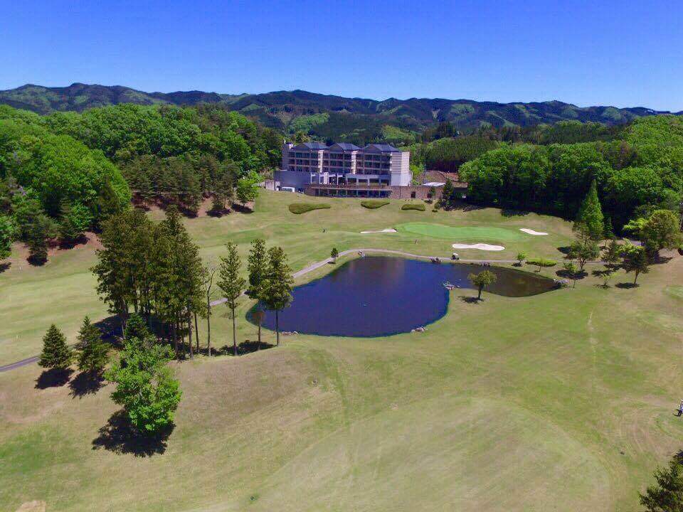 空から見たホテル全景