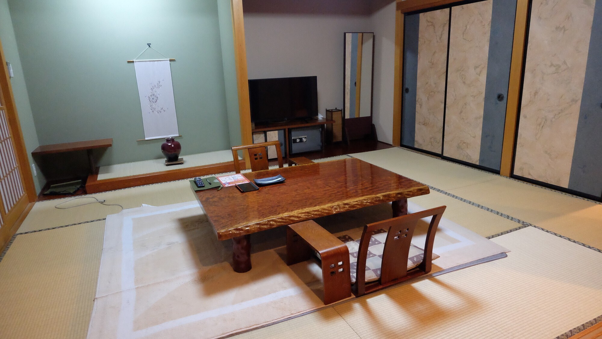 【和洋特別室】和室8畳+洋室8畳+次の間（一例）