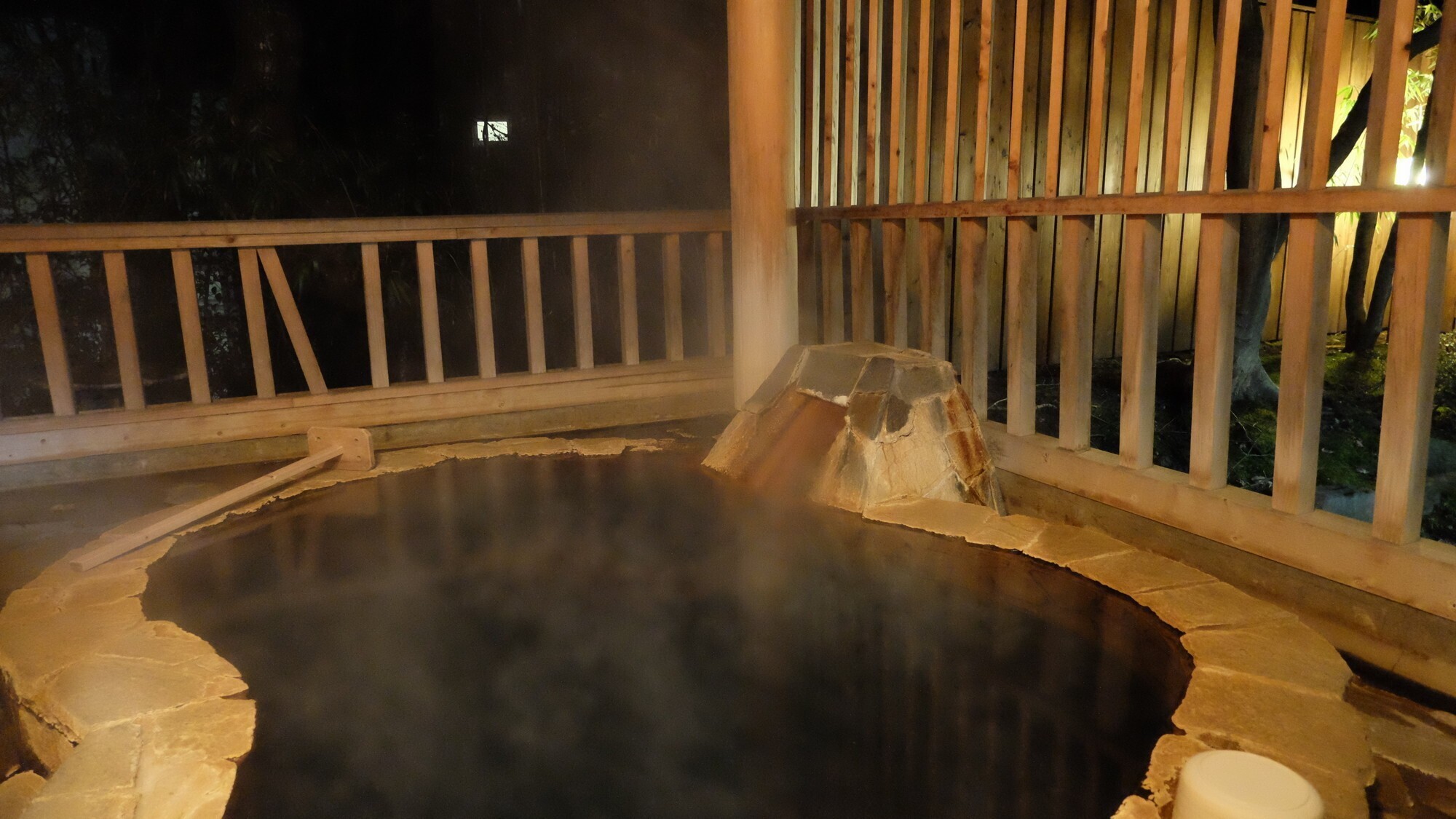 【露天風呂付き特別室】景色を楽しみながらごゆっくりおくつろぎください