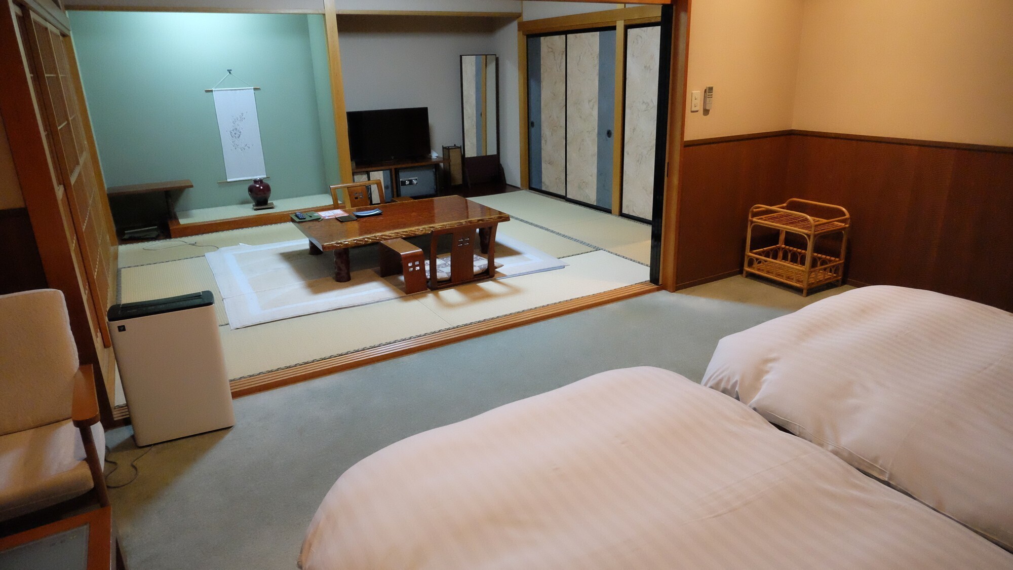 【和洋特別室】和室8畳+洋室8畳+次の間（一例）