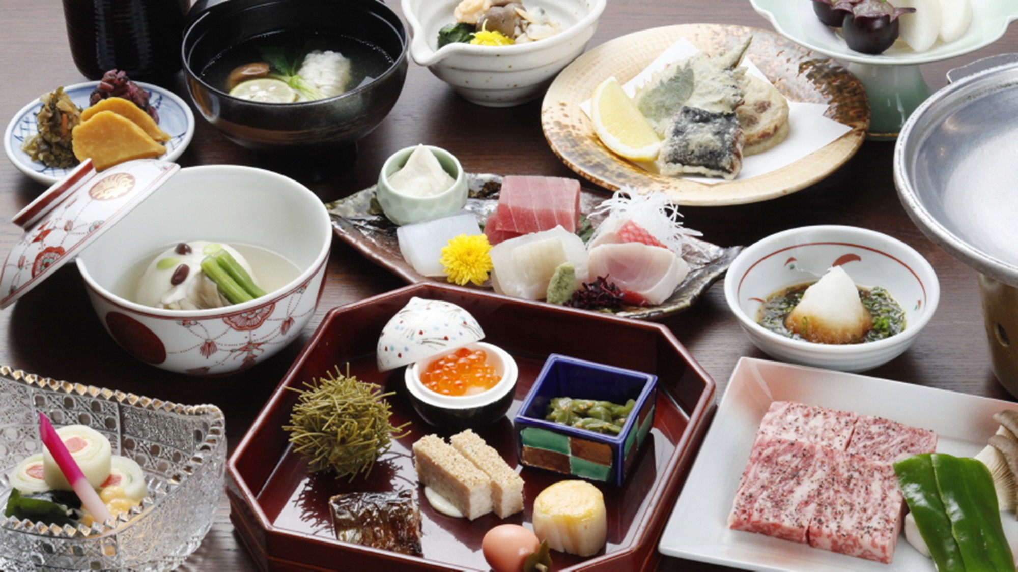 【創作料理※イメージ】地元の食材を中心に、目に麗しく舌に美味しい、こだわりの逸品をご賞味ください。