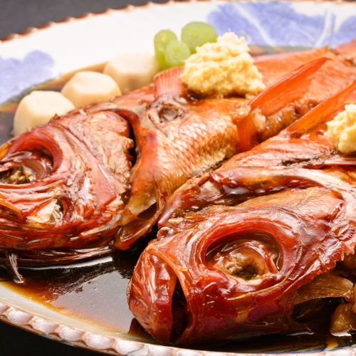 【夕食一例】稲取のお祝いにはかかせない伝統料理”;金目鯛の腹合わせ”;