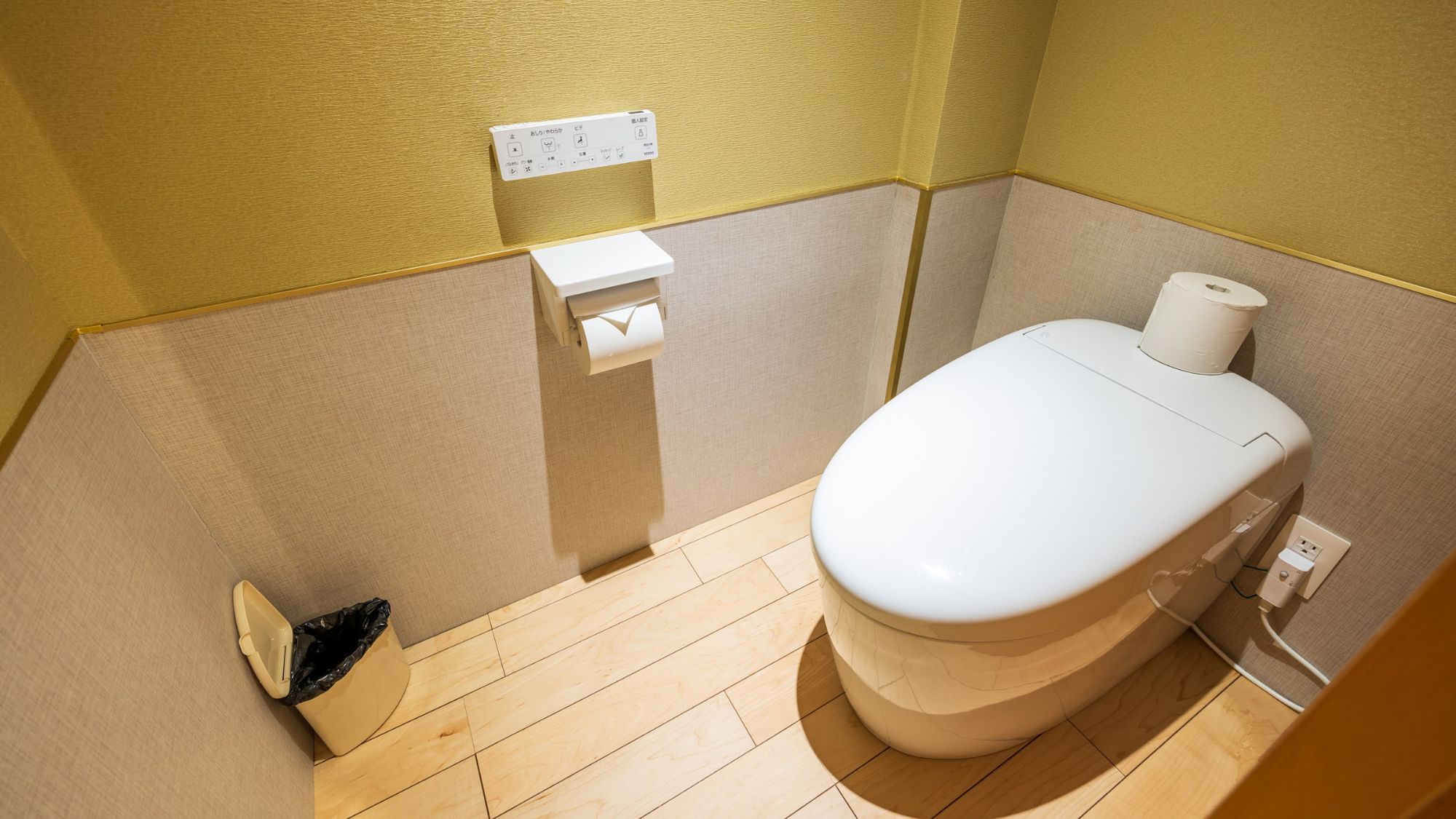 露天風呂付き客室トイレ（一例）