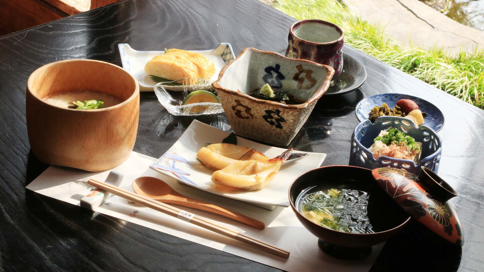 ＜朝食一例＞庭園を眺めながら四半世紀以上に渡って愛されてきた朝食をお楽しみ下さい