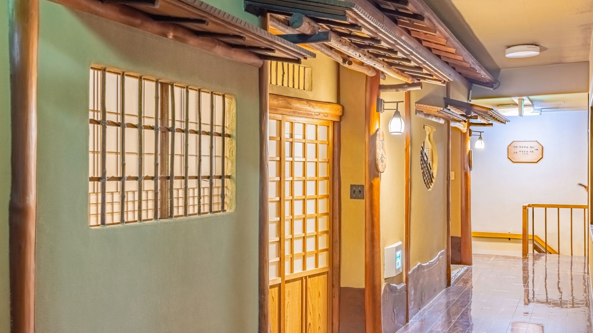 ２階3階客室前廊下（例）