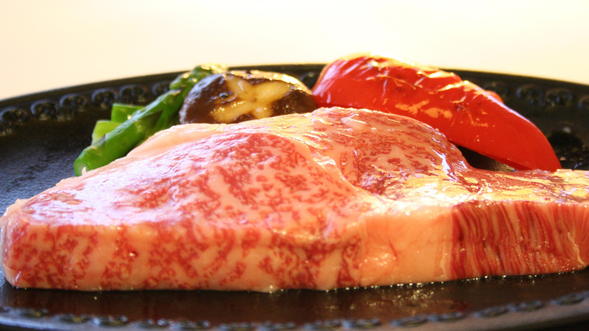 【ご夕食一例】日本三大牛の一つ「前沢牛」ステーキ。肉の旨みととろける美味しさは絶品です ※イメージ