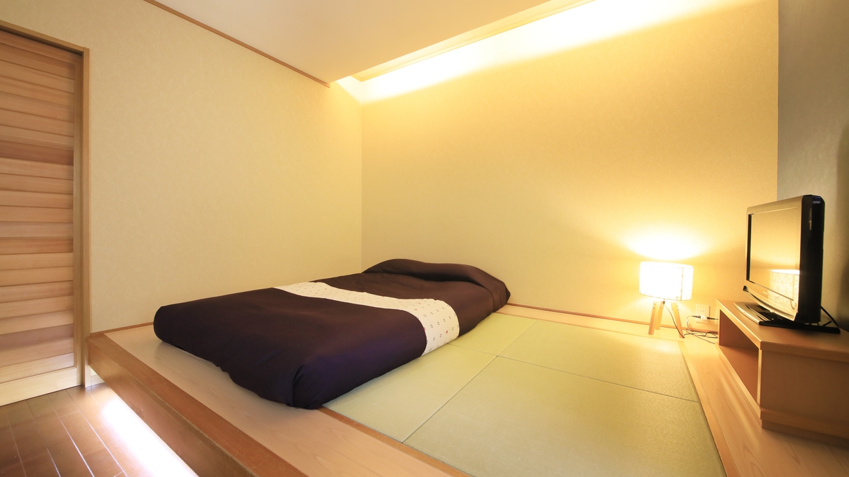 【客室一例】別館露天風呂付き客室(ダブル)…;和風ベッド・シャワーブースを備えたコンパクトなお部屋で。