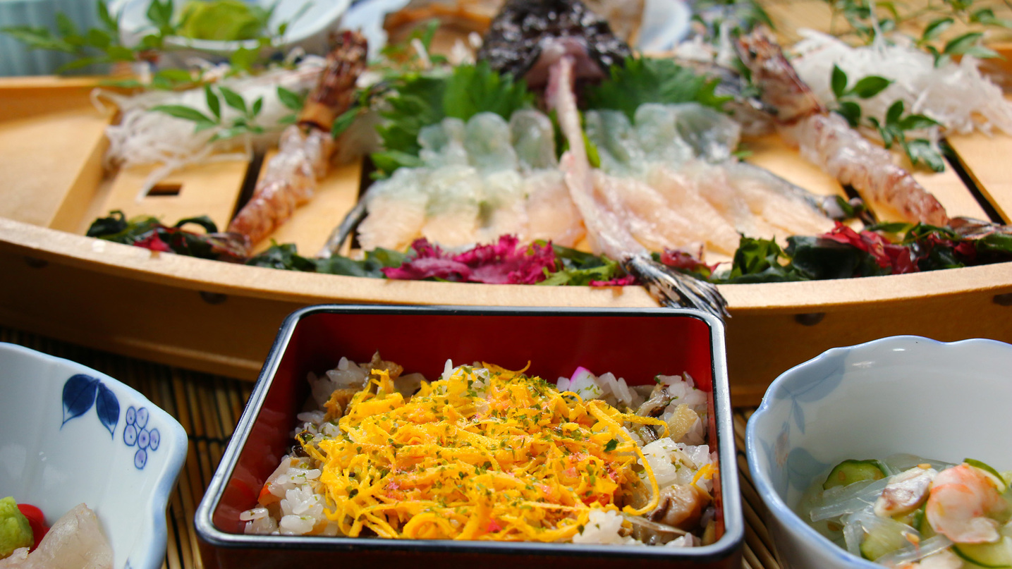 その地の食文化に触れる郷土料理のバラ寿司