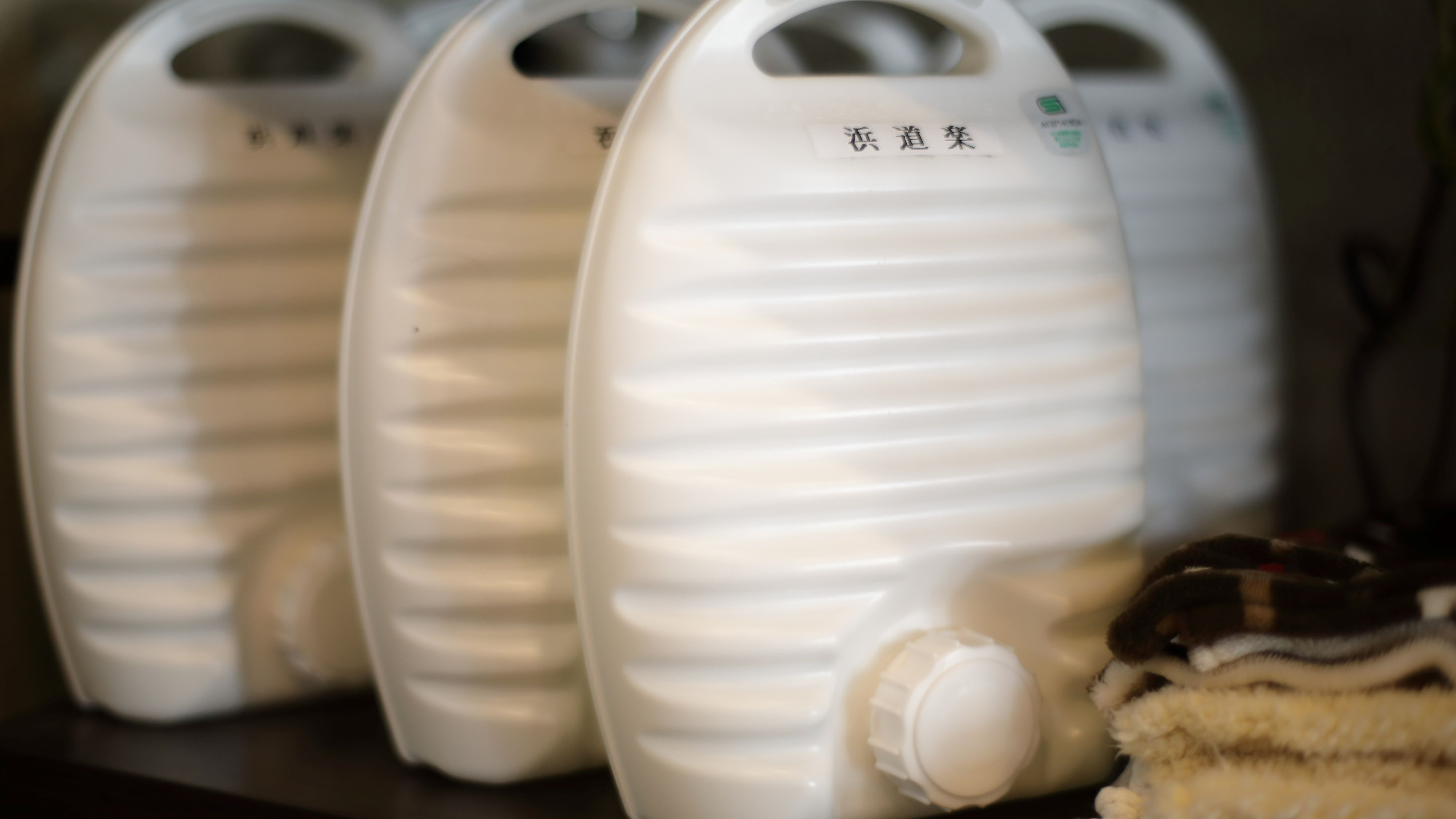 寒い夜のお供に、湯たんぽを無料でご利用いただけます。
