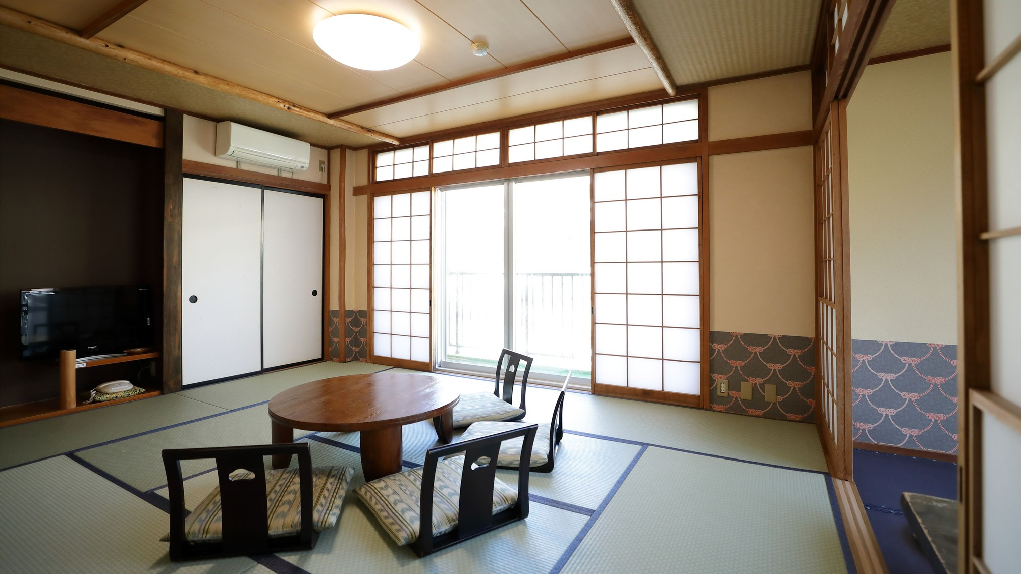 海側10畳露天風呂付和室眺望が良く、落ち着きのある和室のお部屋