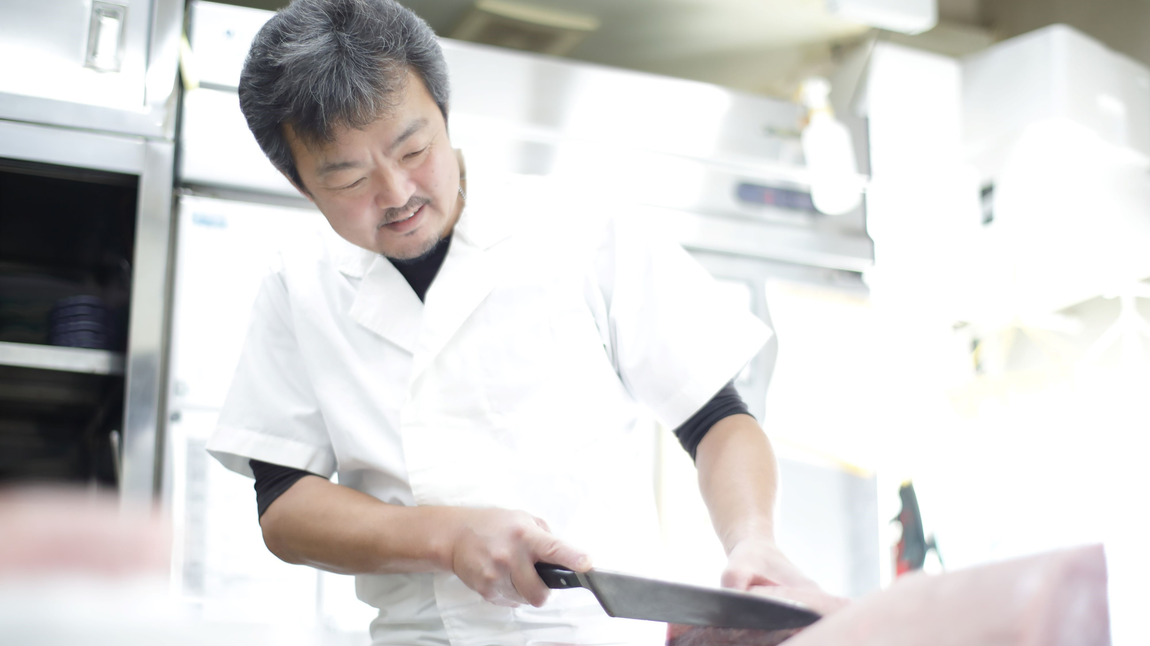 漁師でもある主人がお料理全般も担当。魚のプロが創作するお料理の数々はクチコミ高評価♪