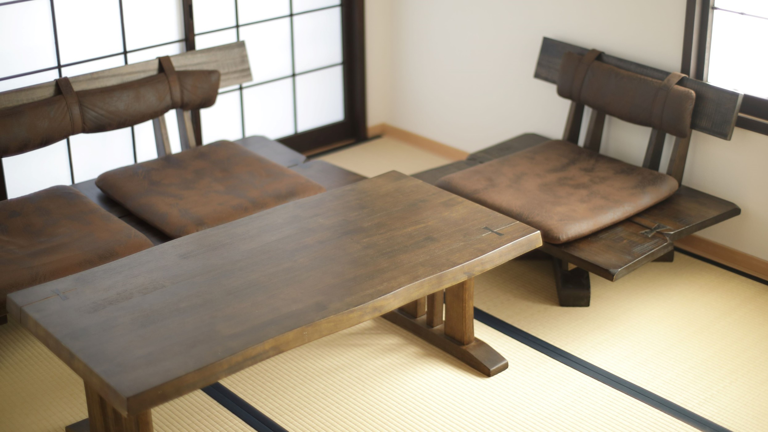 2021年新装の和洋室和室のテーブルセット。