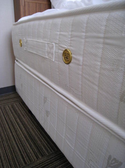 サータ社製ベッド