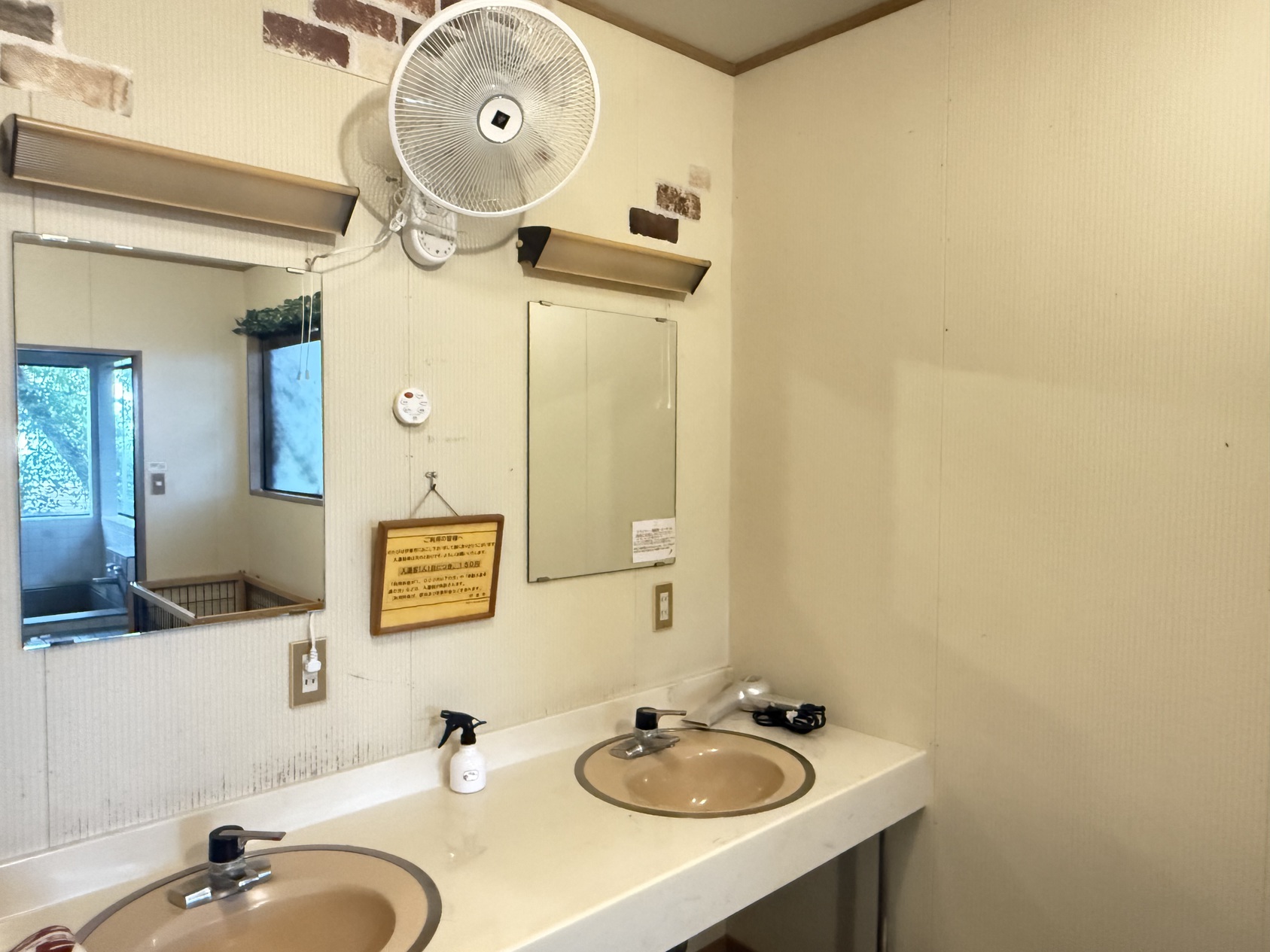 脱衣所の洗面スペース