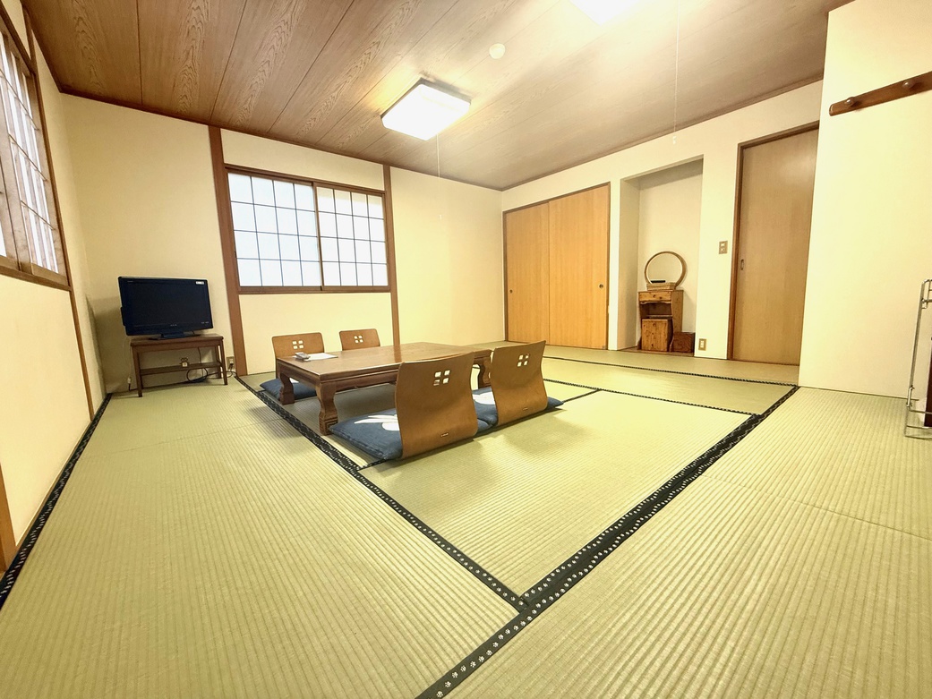 ４〜６名様用和室