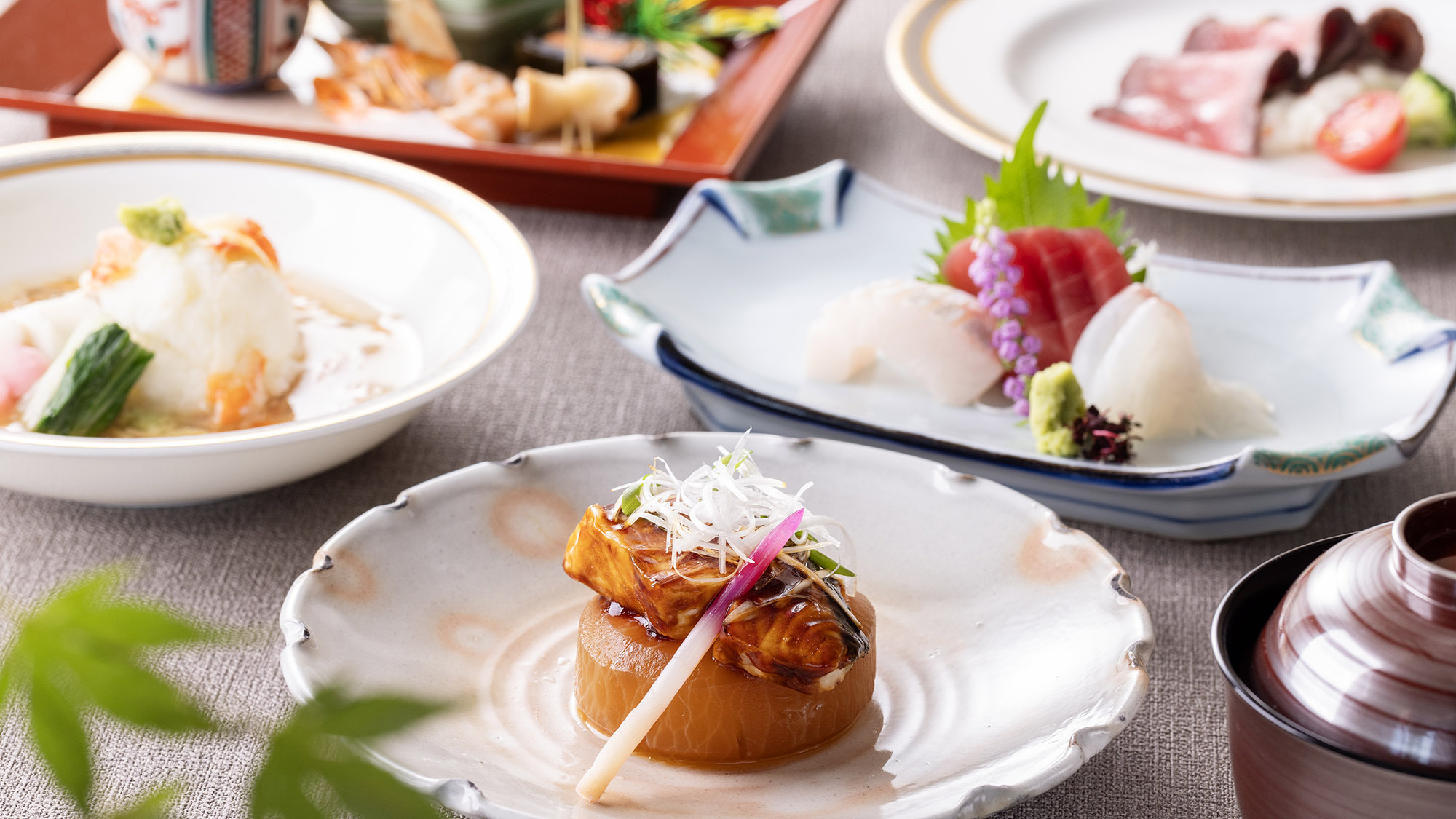 和食レストラン「椿山荘」お食事一例 